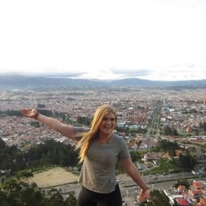 Meet your Posher, Elizabeth